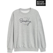 Kadın El Yazılı Brooklyn Baskılı Büyük Beden Ince Bisiklet Yaka Swatshırt SPR25BSWK59