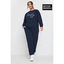 Kadın El Yazılı Brooklyn Baskılı Büyük Beden Ince Bisiklet Yaka Swatshırt SPR25BSWK59