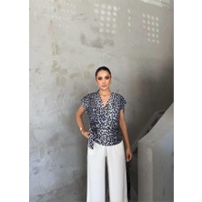 LEOPAR DESEN YANDAN BAĞLAMA DETAYLI BLUZ - Gri