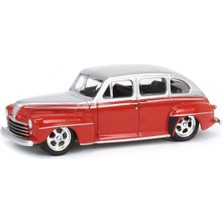 Greenlight 1/64 1947 Ford Fordor Super Deluxe