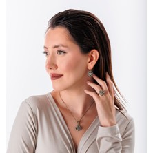 Atelier Leo Handmade Jewellery Gürs Kadın 3'lü Takı Seti Küpe Kolye Yüzük Takım Bakır El Yapımı Kristal Taşlı Kararma Yapmaz Kutulu