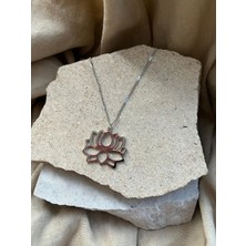 Gümüş Renkli Lotus Uçlu Kolye