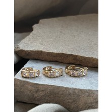 Altın Renkli Sıralı Taşlı Üçlü Küpe