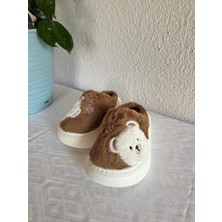 Kadın Ayıcık Desenli Rahat Peluş Ev Terliği 25BNT132