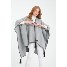 T-Crazy Düz Renk Balıkçı Dikişli Dokuma Triko Panço, Deri ve Düğme Detaylı Püsküllü Kadın Dış Giyim Panço