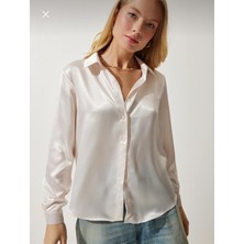 Kadın Hafif Dökümlü Bej Saten Gömlek