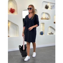 Kadın Uzun Kollu V Yaka Kol Ağzı ve Yaka Ribana Detaylı Iki Iplik Mini Boy Elbise