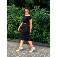 Kayık Yaka Büzgülü Düşük Kol Kemer Detaylı Midi Boy Elbise