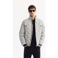 AVVA Erkek Gri Dik Yaka Hafif Su İtici Rüzgar Geçirmez Regular Fit Şişme Mont B006082