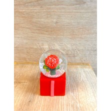Işıklı Kırmızı Tek Gül Tasarımlı Mini Kar Küresi – Dekoratif Küçük Boy Kar Küresi 4x7 cm