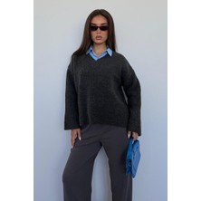 Antrasit V Yaka Triko Kadın Kazak MG2501