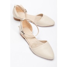 Kadın Bej Bilekten Bağlamalı Tokalı Babet