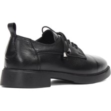 Kadın Siyah Bağcıklı Deri Günlük Ayakkabı