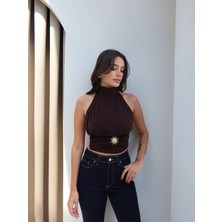 Güneş Aksesuarlı Sırtı Açık Bluz