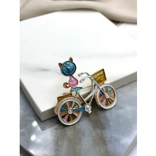 Renkli Bisiklet Süren Kedi Broş Yaka Iğnesi