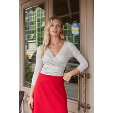 Kadın Anvelop Kruvaze Büzgülü Kapri Truvakar Kol Likralı Şık Hafif Parlak Kumaş Body Bluz-Krem