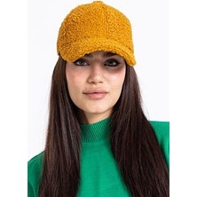 Ladycolor Sarı Renkli Peluş Ponpon Şapka Suni Kürk ile Şık ve Rahat Kullanım