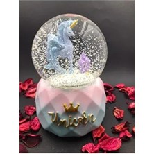 Unicorn Kanatlı Atlı Büyük Boy Kar Küresi Kendinden Püskürtmeli Işıklı ve Müzikli