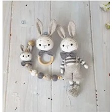 Amigurumi Yenidoğan Tulumlu Tavşan Set, Uyku Arkadaşı, Çıngırak ve Emzik Zinciri