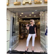 Çiçek Baskı Detaylı Tişört