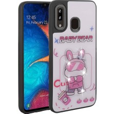 Galaxy A20 Kılıf Parlayan Kabartmalı Ikonik Figürlü Ecrz Amas Silikon Kapak-Beyaz