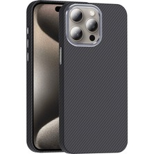 iPhone 15 Pro Kılıf Magsafe Şarj Özellikli Karbon Fiber Görünümlü Ecrz Gros Kapak - Siyah
