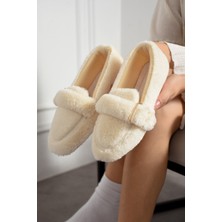 Slipcat Yumuşak Peluş Kadın Ev Babeti Krem Renkli Tokalı Hafif Taban Ses Yapmaz Konforlu Panduf