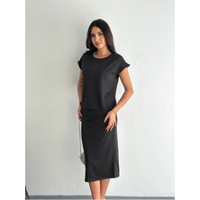 Kısa Kol Yırtnaçlı Pike Kumaş Etekli Takım