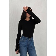 Kadın Parmak Geçmeli Uzun Kollu Bluz – Vücuda Oturan & Astarsız