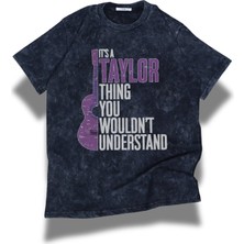 Unisex Gitarlı Taylor Yazılı Yıkamalı T-Shirt, Oversize Taylor Swift Temalı Retro Tişört