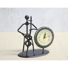 Metal Saatli Keman Çalan Müzisyen ALK4333