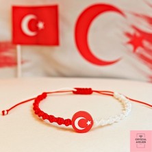 Crystal Atelier Türkiye Ay Yıldız Makrome Taraftar Bileklik, Kırmızı Beyaz Milli Takım Türk Bayrak Desenli Unisex Bileklik, Milli Bayram Taraftar Ruhuna Özel Takı, Ay Yıldız Bayrak Özel Gün Aksesuarı
