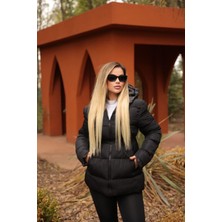 Kadın Kapüşonlu  Belden Lastik Detaylı Dolumlu Şişme Mont