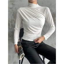 Omuz ve Beli Büzgülü Dik Yaka Sandy Kumaş Bluz