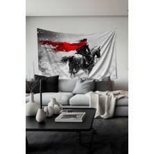 Pelerinli Savaşçı Desenli Duvar Halısı Duvar Örtüsü Tapestry Süet Dokulu Kumaş