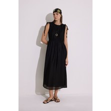 Büzgü Bağlamalı Detaylı Kolsuz Elbise Siyah