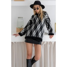 Kadın Oversize Sardonlu Tiftik Kazak – Yumoş Dokulu & Desenli