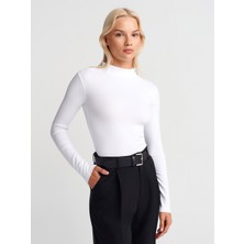 Dilvin 31433 Yarım Balıkçı Yaka Top-Beyaz