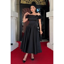 Giyimmasalı Saten Kumaş Gül Detaylı Midi Elbise - Siyah