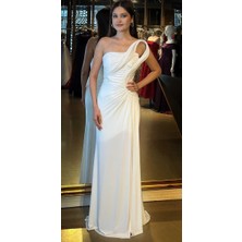 Beyaz Straplez Yaka Detaylı Yırtmaçlı Düz Kesim Likralı Uzun Abiye Elbise 11031