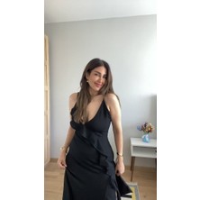 Kadın Ip Askılı Dekolteli Yırtmaç Detay Krep Elbise