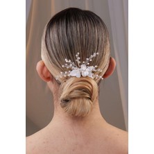 Inci ve Kristal Taşlı Çiçekli Gelin Saç Aksesuarı – Düşük Topuz Için Zarif Tasarım