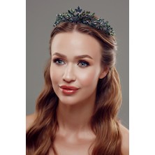 Inci ve Kristal Taşlı Gelin Tacı – Işıltılı ve Zarif Tasarım