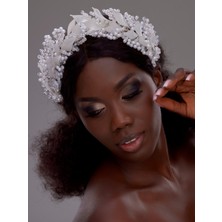 Inci ve Çiçek Detaylı Gelin Tacı – Zarif ve Gösterişli Saç Aksesuarı