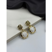 Gold ve Beyaz Mine Detaylı Sallantılı Küpe