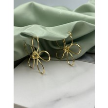 Gold Altın Papatya Tasarımlı Sallantılı Çelik Küpe