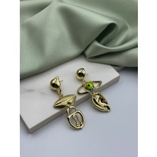 Altın Gold Detaylı Göz Kulak Dudak Figürlü Sallantılı Marka Model Tasarım Küpe