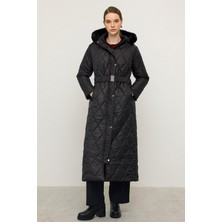 Çıkabilen Kürklü Kapüşonlu Fermuar Kapamalı Uzun Kapitone Mont Siyah 6791