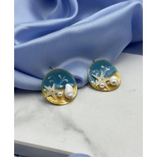 Gold Kumsal Temalı Figürlü Tasarım Küpe