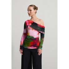 Kırmızı Yaka ve Bel Detaylı Desenli Bluz